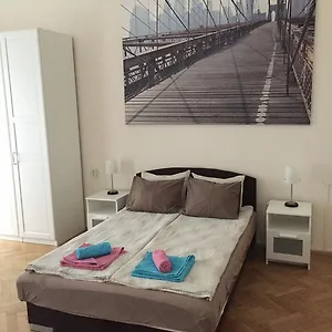 Apartament Jazz, Budapesta